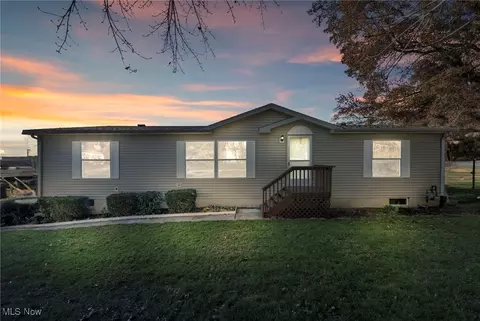 Exterior - 739 Silvercrest Dr, Wadsworth, OH 44281 photo 3 of 14