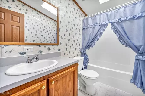 Bath - 739 Silvercrest Dr, Wadsworth, OH 44281 photo 3 of 3