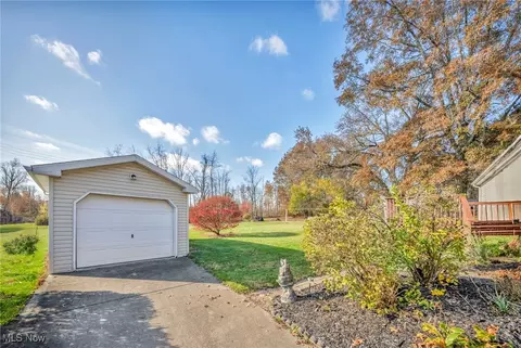 Exterior - 739 Silvercrest Dr, Wadsworth, OH 44281 photo 5 of 14