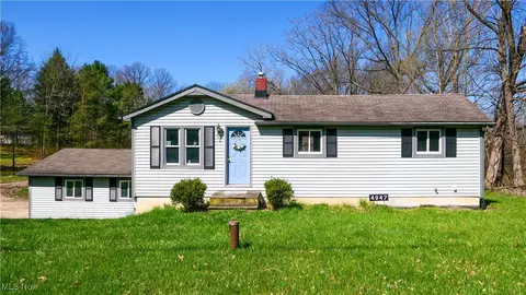 4947 Wayland Rd, Diamond, OH 44412