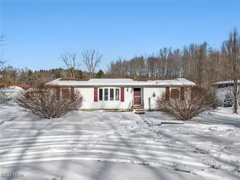 2631 Swinehart Rd, Akron, OH 44312