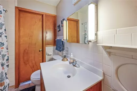 Bath - 7366 Hitchcock Rd, Boardman, OH 44512 photo 1 of 2