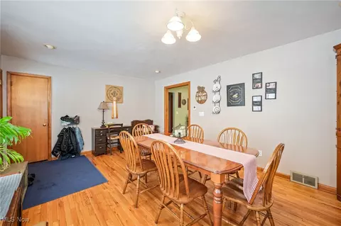 Dining - 7366 Hitchcock Rd, Boardman, OH 44512 photo 2 of 3