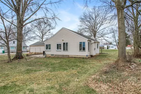 Exterior - 7366 Hitchcock Rd, Boardman, OH 44512 photo 6 of 10