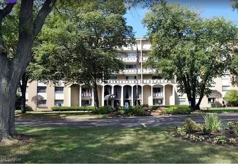 3400 Wooster Rd #403, Rocky River, OH 44116