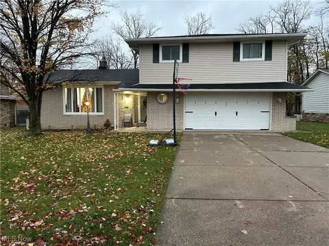 7681 Shelburne Dr, Middleburg Heights, OH 44130