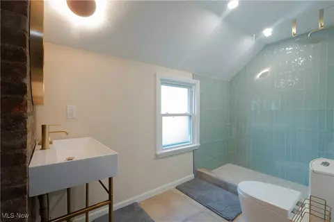 Bath - 111 E 216th St, Euclid, OH 44123 photo 1 of 7