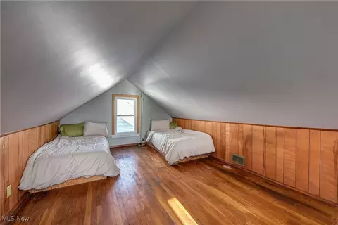 Bedroom - 111 E 216th St, Euclid, OH 44123 photo 4 of 4
