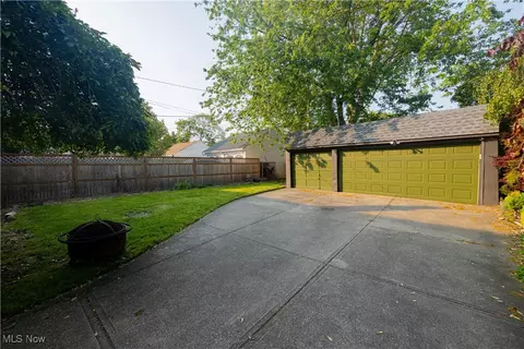 Exterior - 111 E 216th St, Euclid, OH 44123 photo 3 of 3