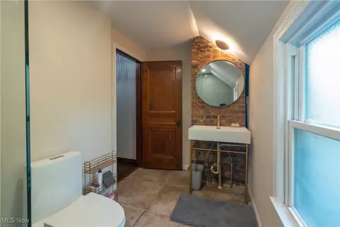Bath - 111 E 216th St, Euclid, OH 44123 photo 3 of 7