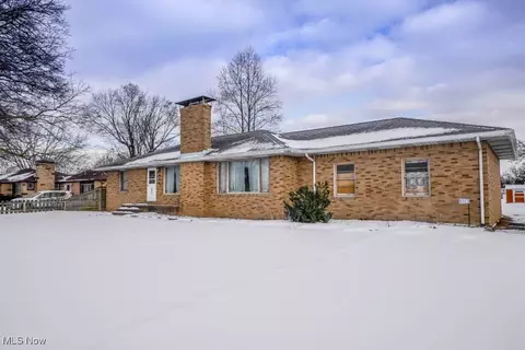 128 Perry Dr NW, Canton, OH 44708
