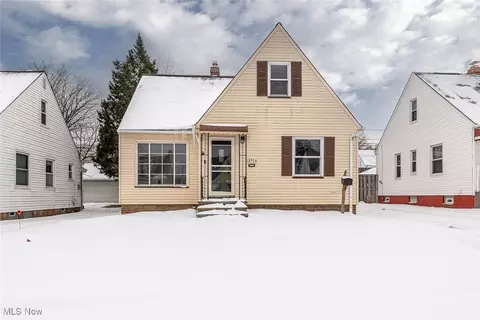 12916 Oakview Blvd, Garfield Heights, OH 44125