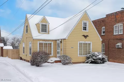 4544 Turney Rd, Cleveland, OH 44105