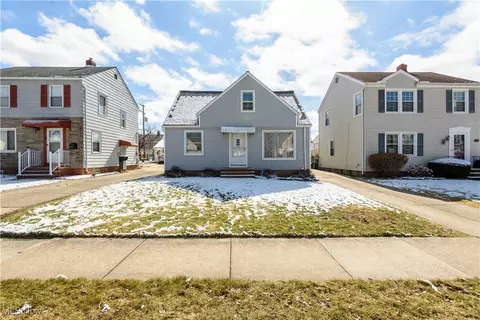 12810 Orme Rd, Garfield Heights, OH 44125