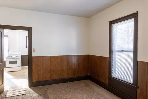 830 E 12th St, Ashtabula, OH 44004 photo 5