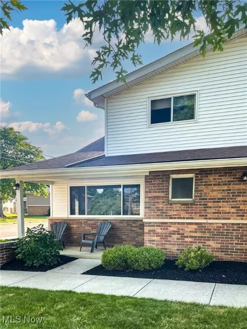 25395 Country Club Blvd #12, North Olmsted, OH 44070