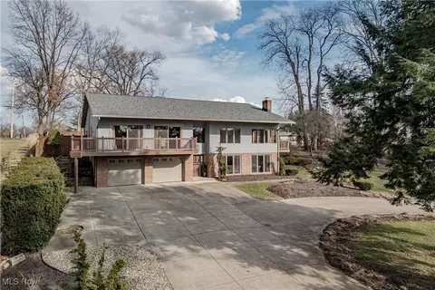 3707 Random Dr, Akron, OH 44319 photo 4