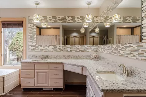 3707 Random Dr, Akron, OH 44319 photo 24