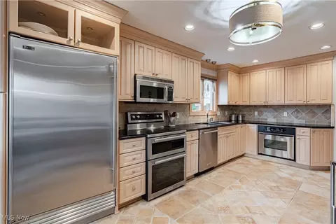 3707 Random Dr, Akron, OH 44319 photo 21