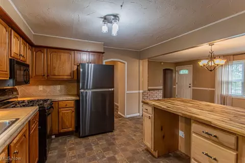 Kitchen - 54 Central Ave, Orwell, OH 44076 photo 1 of 3