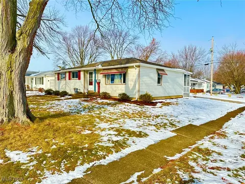 2455 Lincoln Dr, Lorain, OH 44052