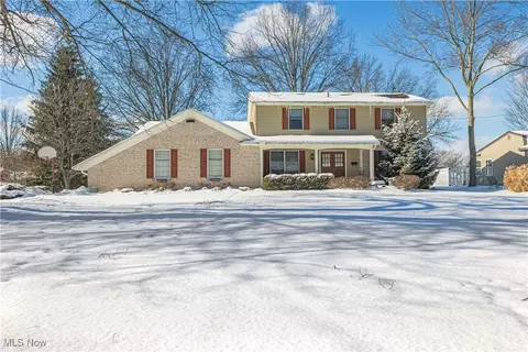 580 Blueberry Hill Dr, Canfield, OH 44406