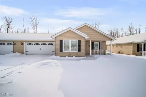 330 Woodland Way #B, Jefferson, OH 44047