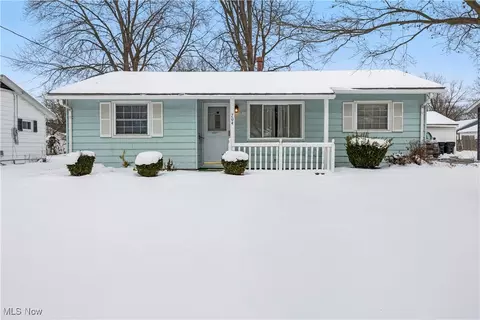 704 Concord Ave, Elyria, OH 44035