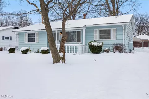 Exterior - 704 Concord Ave, Elyria, OH 44035 photo 3 of 8