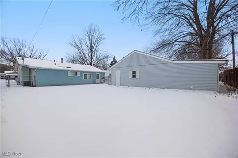 Exterior - 704 Concord Ave, Elyria, OH 44035 photo 7 of 8