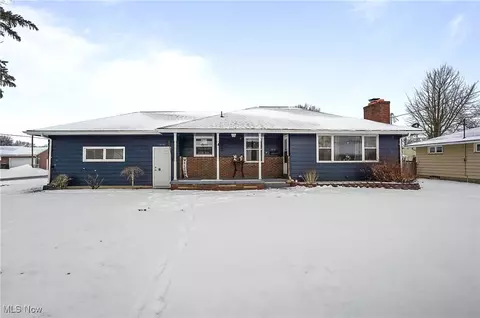 1810 Sequoya Dr, Youngstown, OH 44514