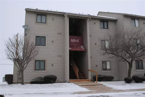 505 W Lakeshore Dr #C-4, Port Clinton, OH 43452