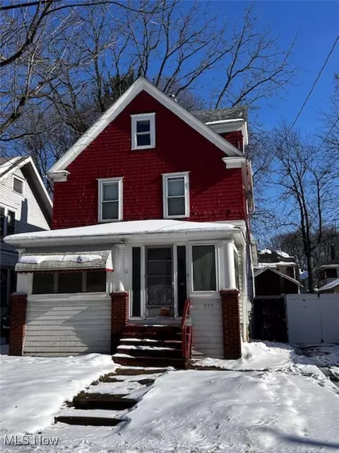 835 Chalker St, Akron, OH 44310 photo 2