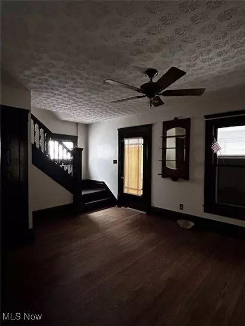 835 Chalker St, Akron, OH 44310 photo 4