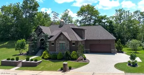 35 Skyview Dr, Parkersburg, WV 26101