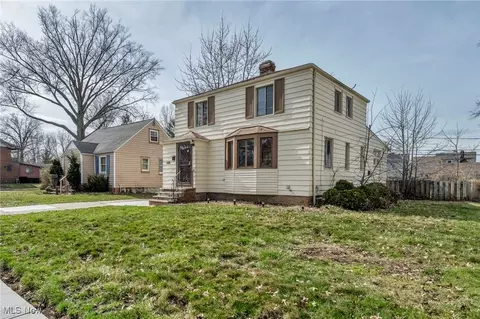 784 E 236th St, Euclid, OH 44123 photo 3