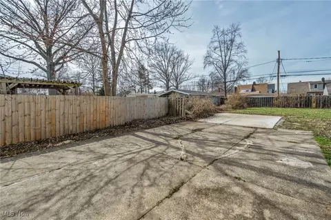 784 E 236th St, Euclid, OH 44123 photo 38