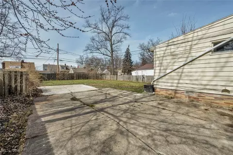 784 E 236th St, Euclid, OH 44123 photo 32