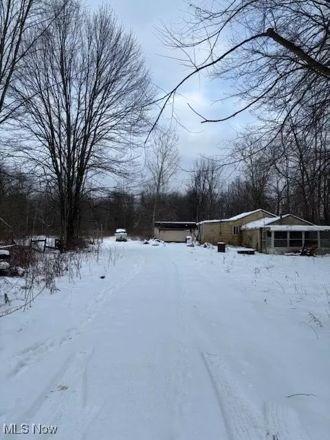 8188 Brigden Rd, North Bloomfield, OH 44450