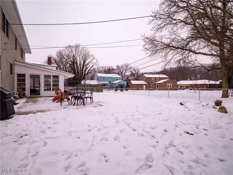 816 Washington Ave, Elyria, OH 44035 photo 2