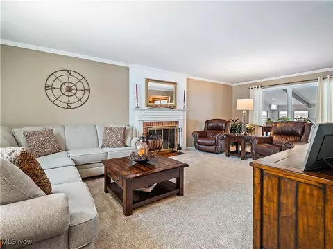 816 Washington Ave, Elyria, OH 44035 photo 4