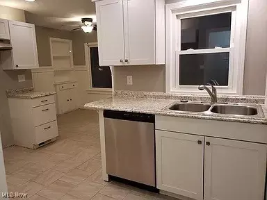 Kitchen - 1413 Druid Dr, Copley, OH 44321 photo 1 of 2