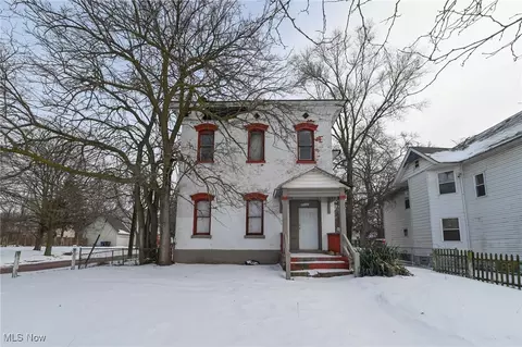 3027 E 65th St, Cleveland, OH 44127