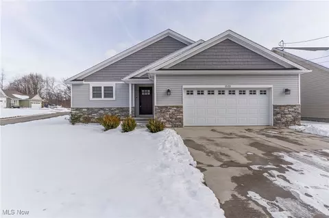1533 N Carnegie Ave, Niles, OH 44446