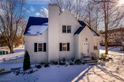 495 Richmond Rd, Richmond Heights, OH 44143