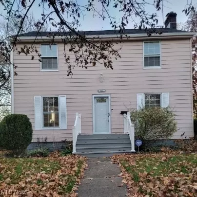 844 Lovers Ln, Akron, OH 44306