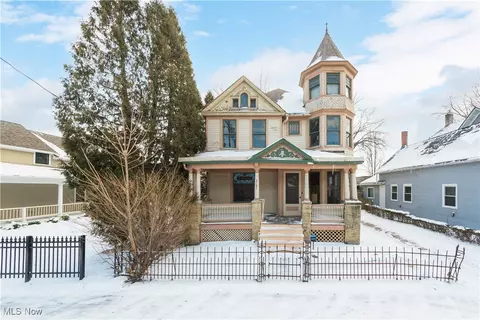 3221 Carroll Ave, Cleveland, OH 44113