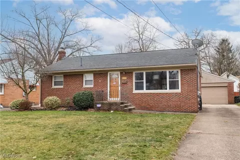 86 E Woodsdale Ave, Akron, OH 44301
