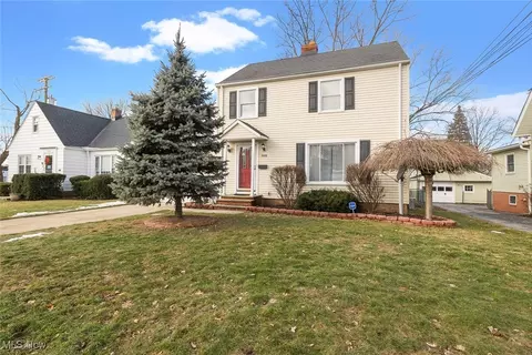 1444 Gordon Rd, Lyndhurst, OH 44124