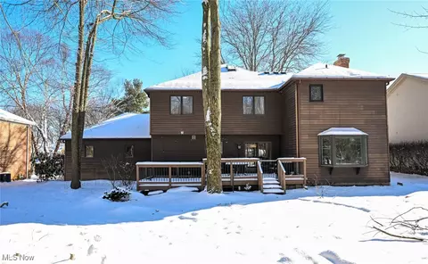 118 Lethbridge Cir, Akron, OH 44321 photo 2